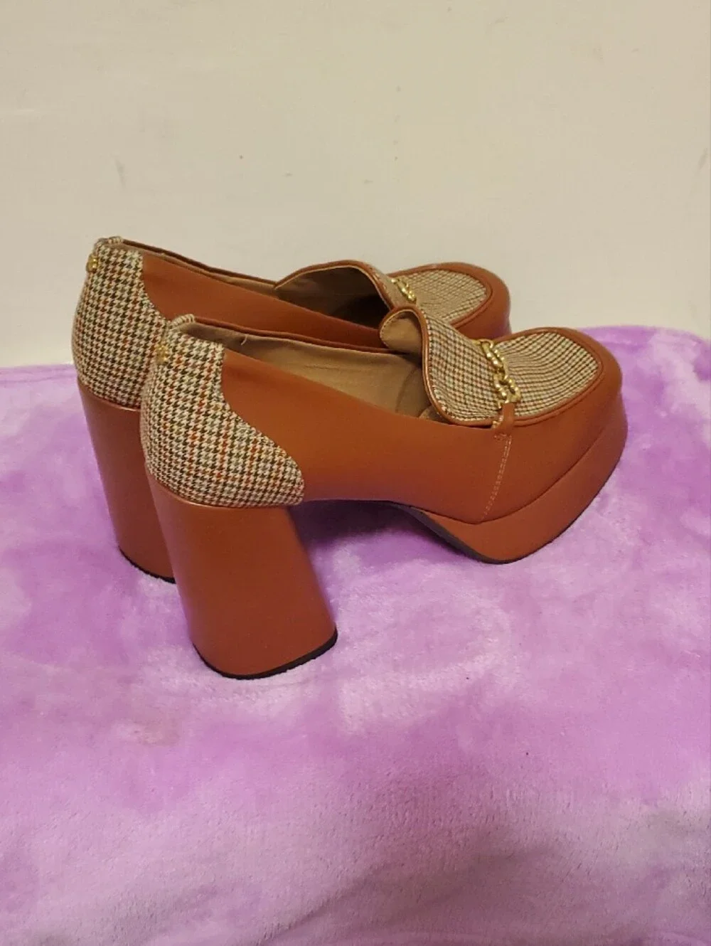 Sam & Libby Tan Brown Platform Block Heel Loafers with Gold Chain